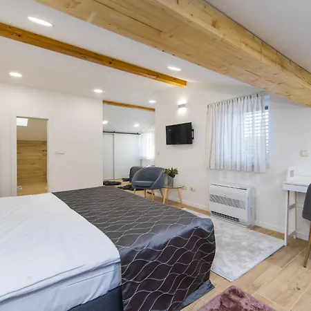 Zeleno Jezero Ferienhaus *